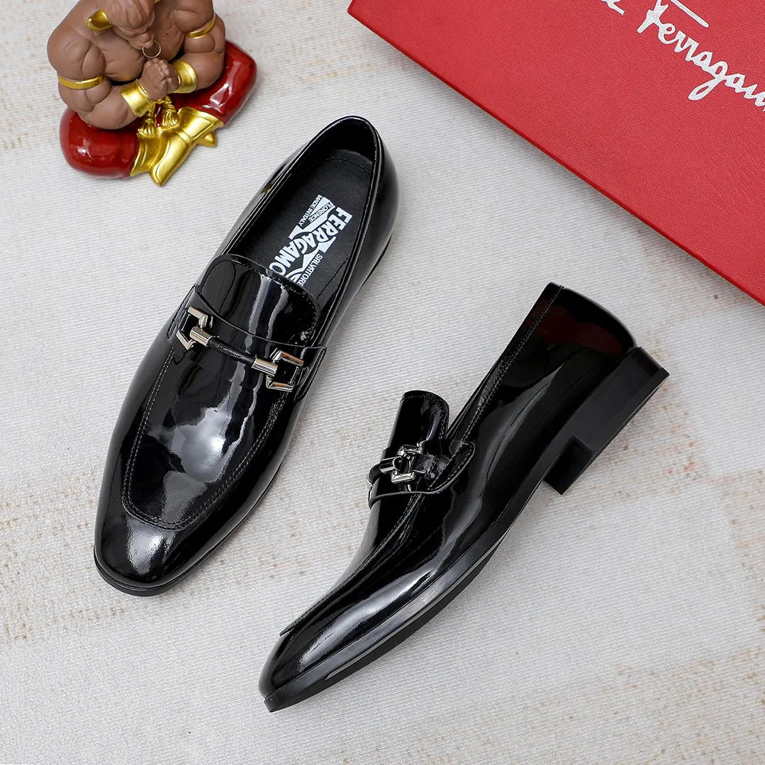 Men's shoes 💰460 🔥Ferragamo's new men's casual slip-on shoes🇨🇳Official website original 1:1 mold, original quality💯Fine workmanship, high-end luxury☘The upper is made of imported Italian first-layer cowhide🌴Luxurious water dyeing🐂Leather lining🍓Rubber wear-resistant and non-slip outsole, breathable and comfortable to wear🍍The first choice for high-grade men, 5 colors available! Code number 38-44 (45.46. Customized)